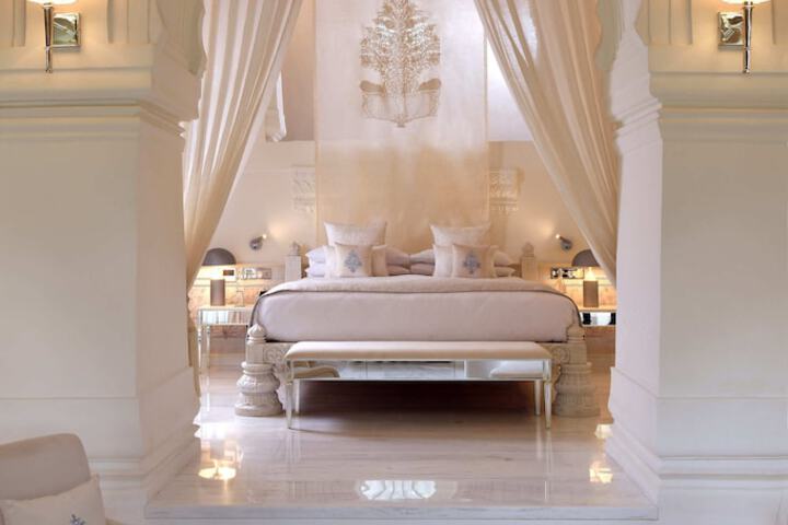 Room 28 of 56