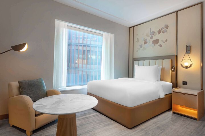 Room 32 of 231