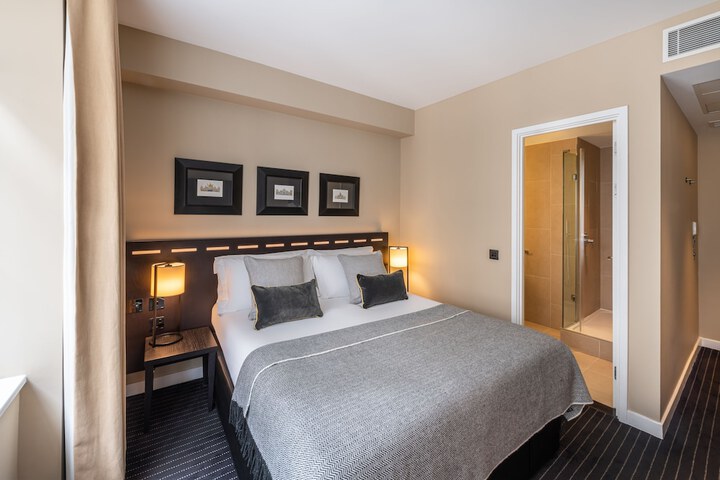 Room 8 of 30