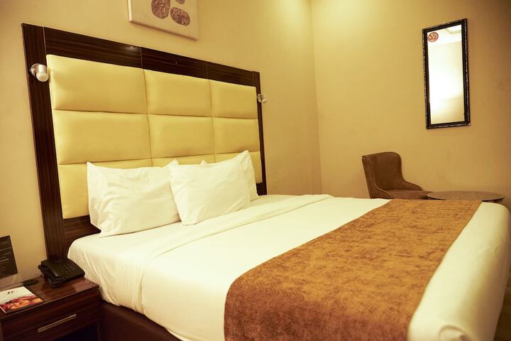 Room 20 of 35