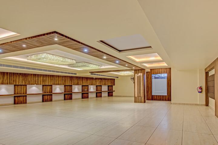 Ballroom/Hall 4 of 4