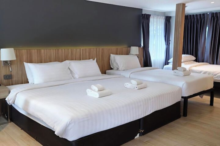 Room 13 of 37