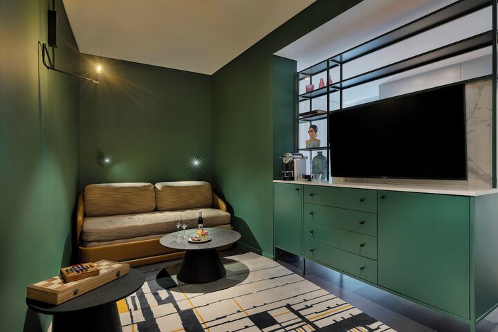 Room 28 of 50