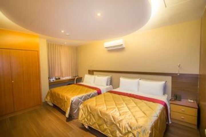 Room 16 of 21