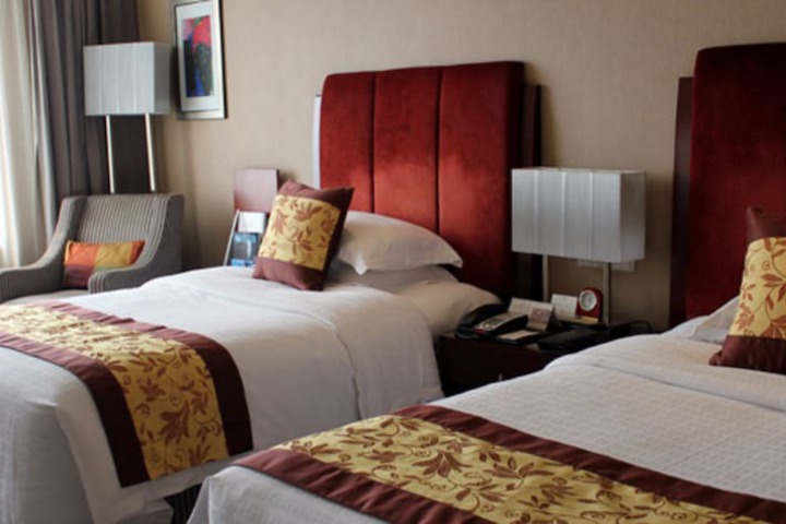 Room 14 of 32
