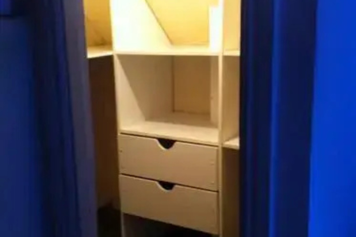 Room 6 of 14