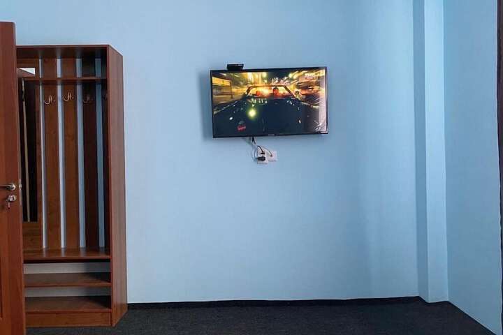 Room 5 of 11
