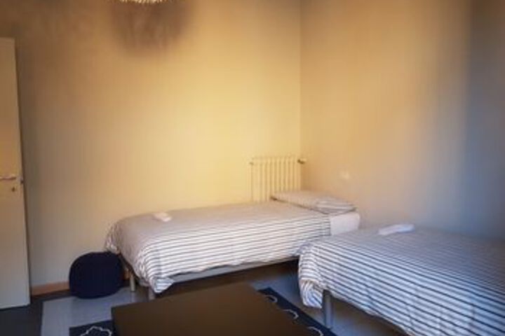 Room 9 of 13