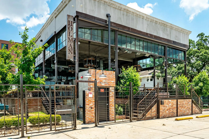 Image of Mid Main Lofts 6220 Relaxing Modern Studio Loft Midtown