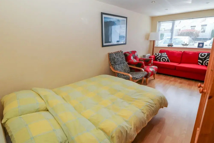 Room 2 of 11