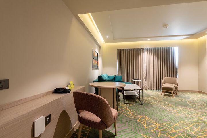 Room 42 of 95