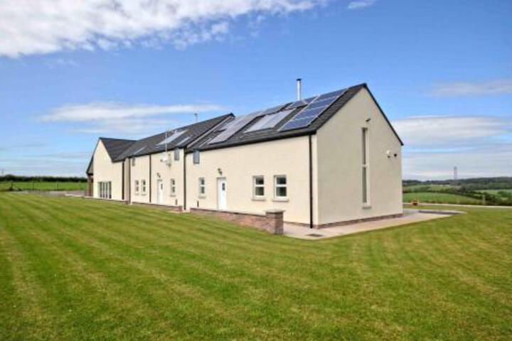 HILLCREST at DRUMLIN LANE