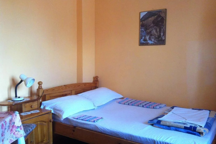 Room 12 of 19