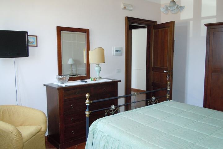 Room 17 of 49