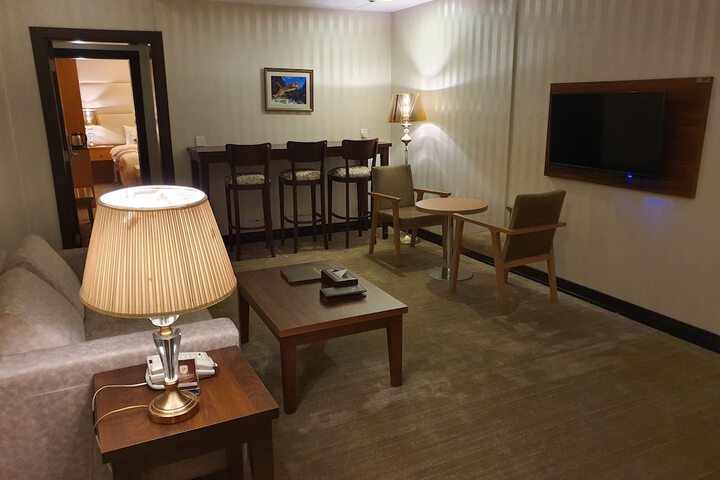 Room 17 of 34