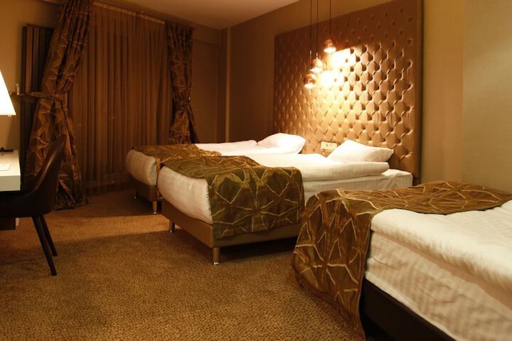 Room 14 of 48