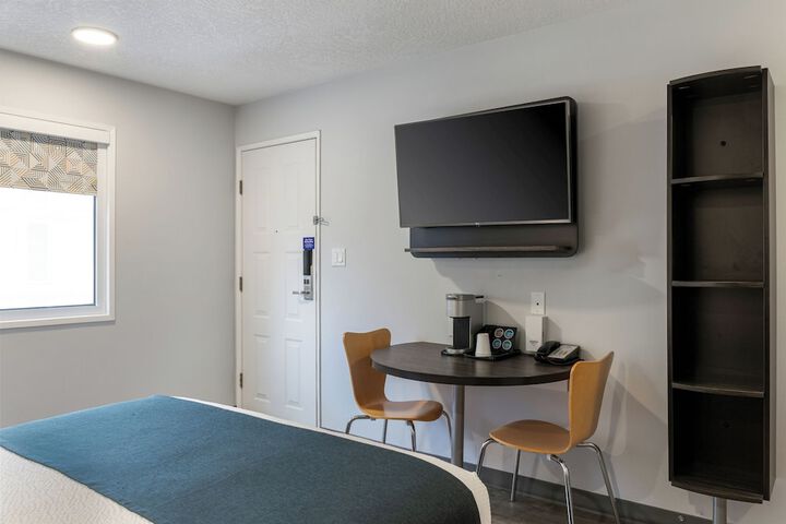 Room 17 of 51