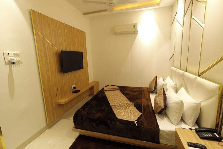 Room 21 of 54