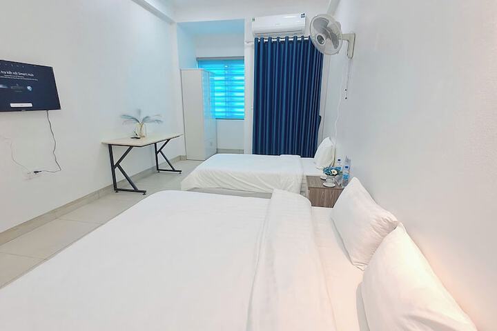 Room 8 of 32