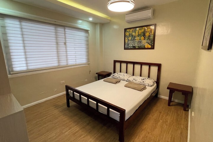 Room 7 of 104