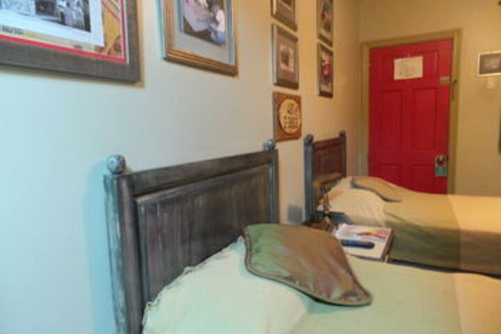 Room 37 of 59