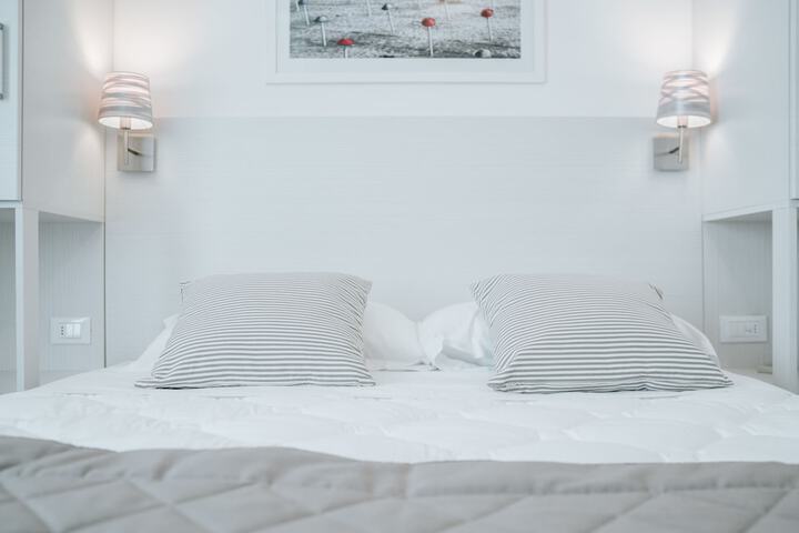 Room 7 of 25