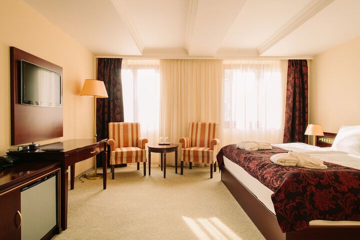 Room 8 of 60