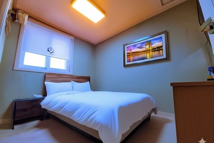 Room 14 of 32