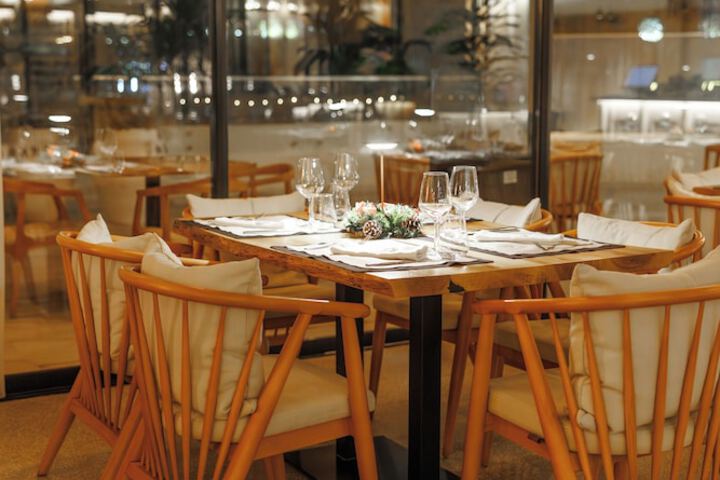 Dining 127 of 136