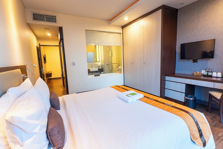 Room 27 of 80