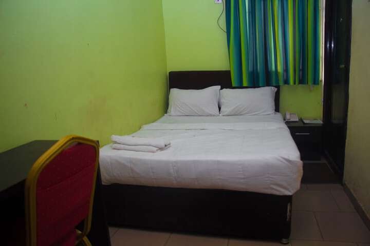 Room 7 of 35