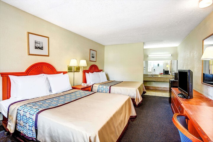 Double Accessible King Size Bed (1 of 7)