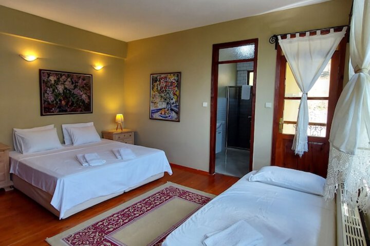 Room 12 of 44