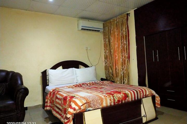Room 7 of 24
