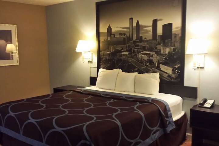 1 King Bed (10 of 15)