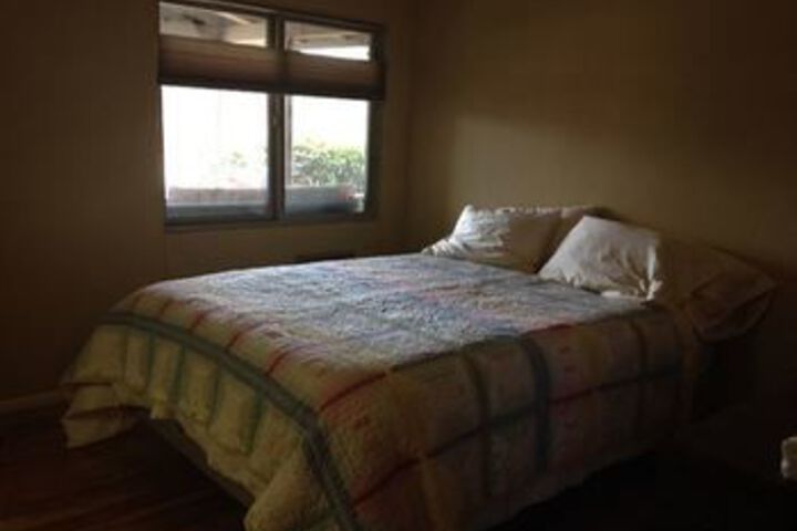 Room 6 of 27