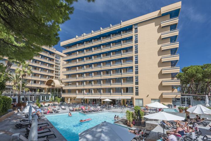 Pool Hotel