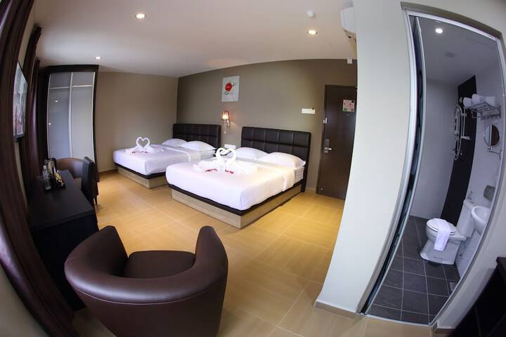 Room 13 of 35