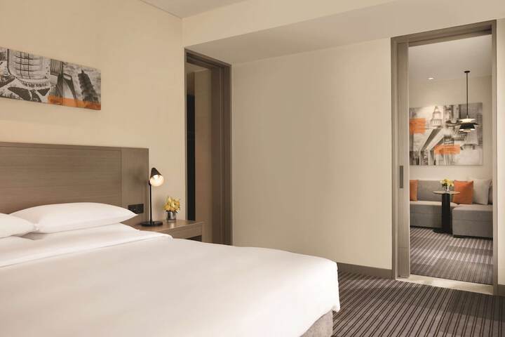Room 12 of 36