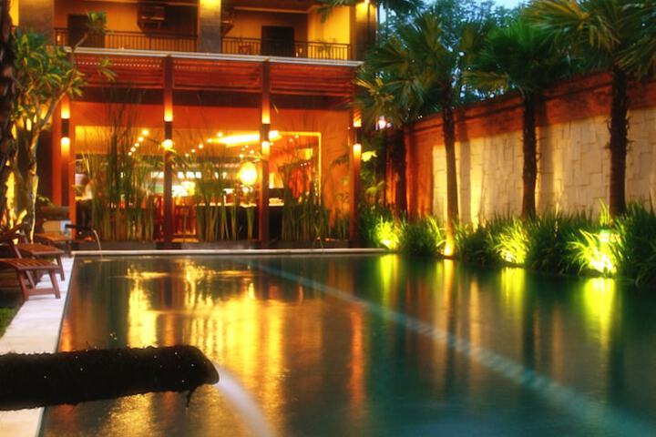 Hotel with Pool