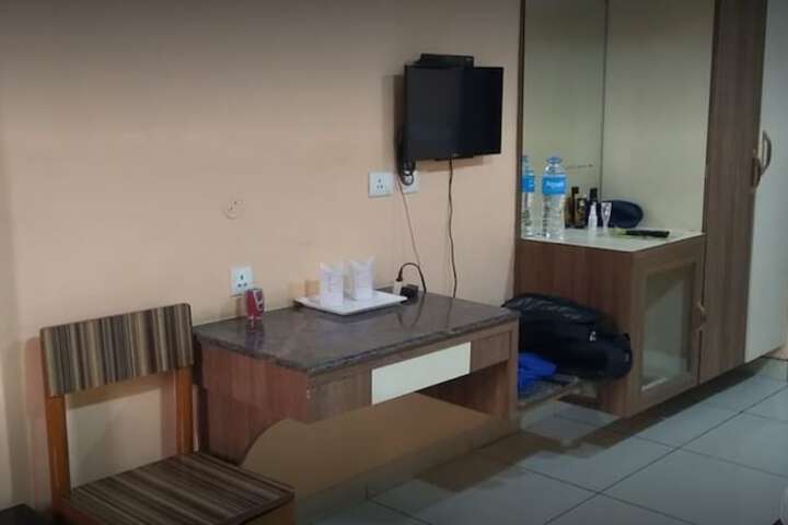 Room 4 of 6