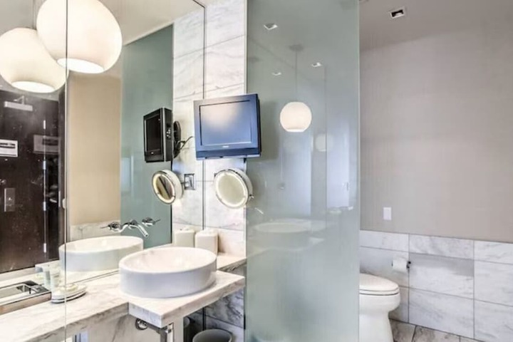 Room 18 of 26