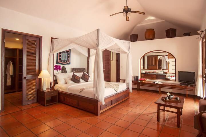 Room 4 of 153