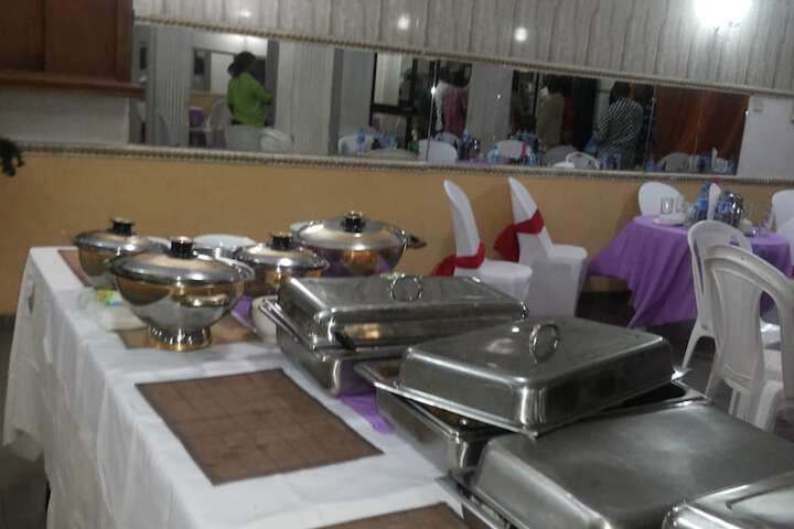 Dining 6 of 9