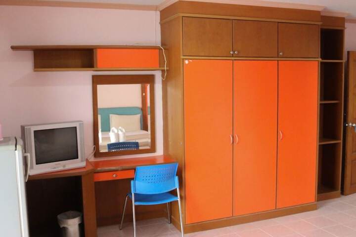 Room 4 of 22