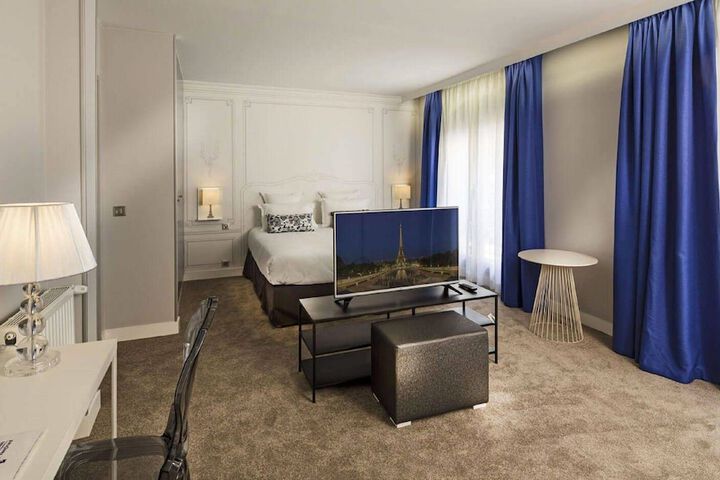 Room 22 of 37