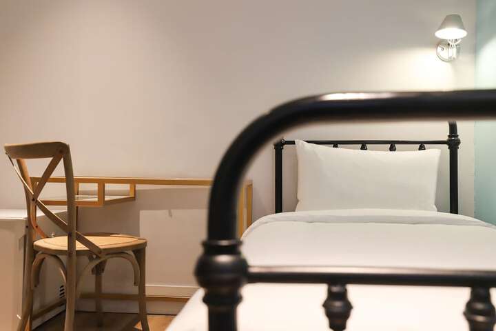Room 21 of 57