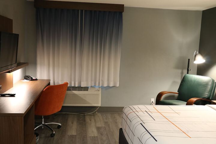 1 King Bed (11 of 22)