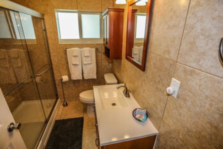 Room 4 of 18