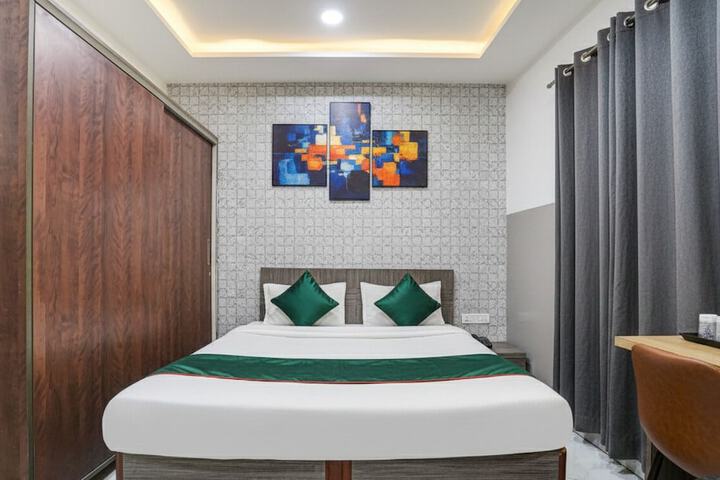 Room 8 of 35